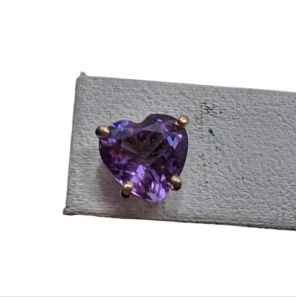 14k Solid Gold 8x8mm Heart Shaped Amethyst Stud Earrings - Picture 8 of 17